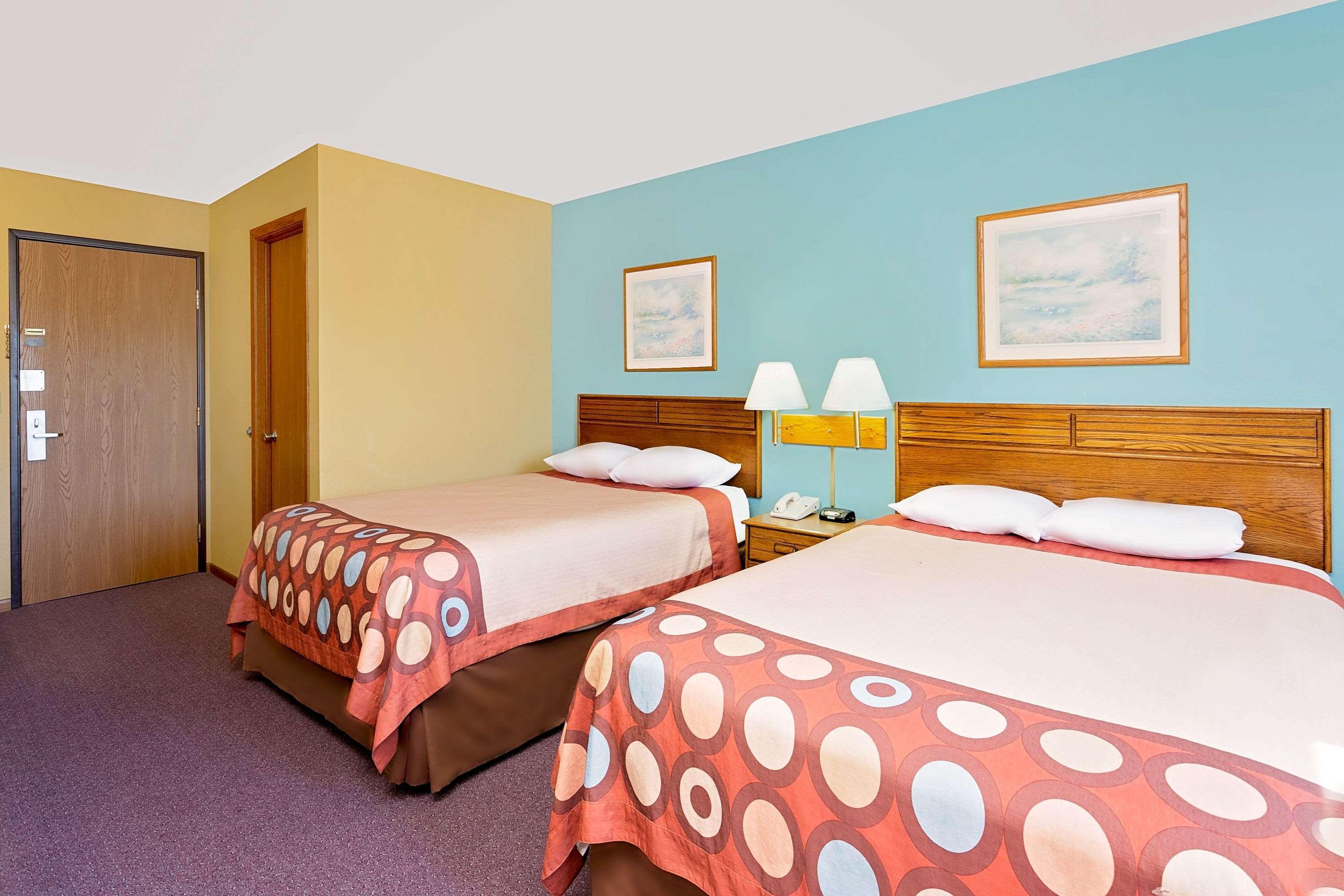 Super 8 By Wyndham Dyersville Экстерьер фото