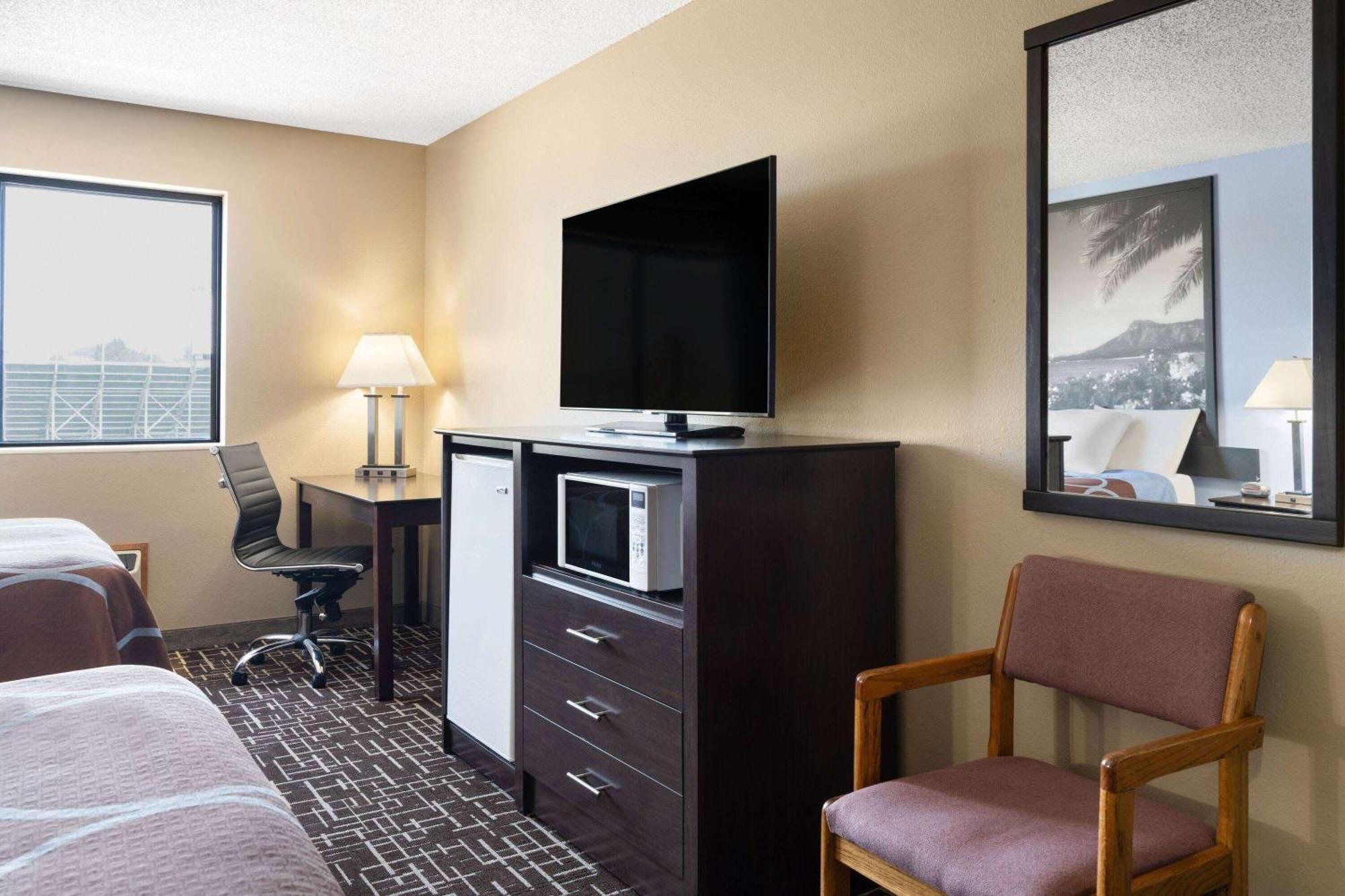 Super 8 By Wyndham Dyersville Экстерьер фото